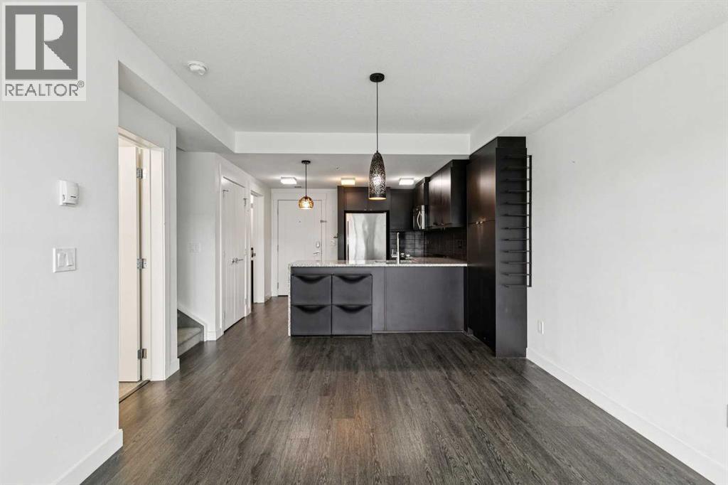 225, 15 Aspenmont Heights SW