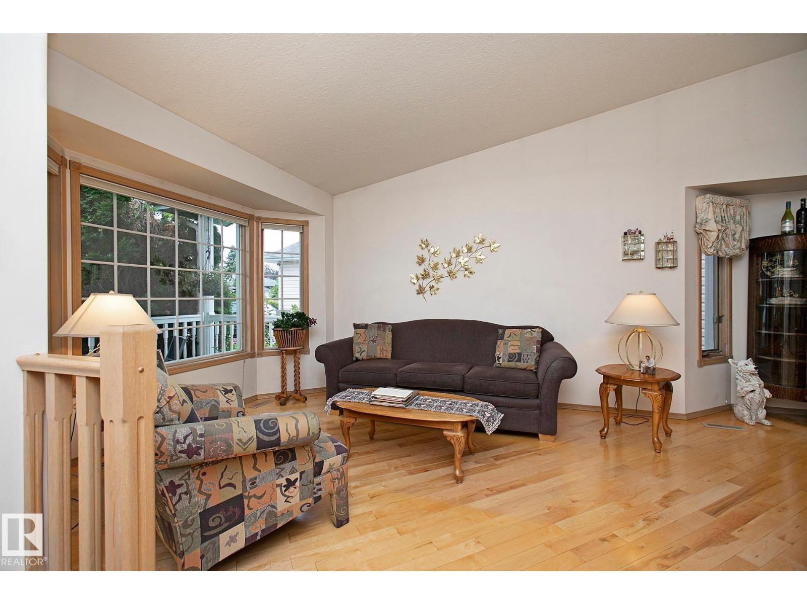 44 CHARLTON RD