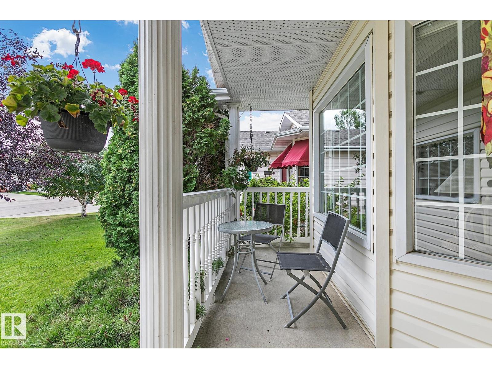 44 CHARLTON RD