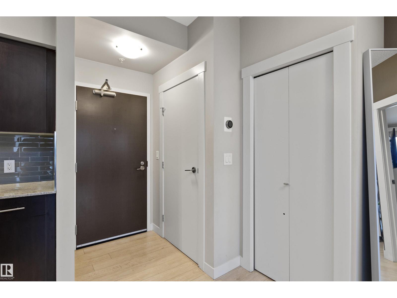 #905 10226 104 ST NW