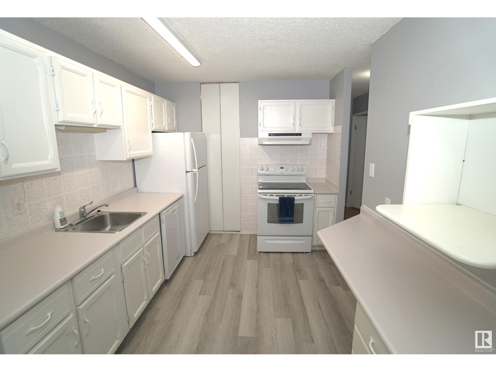245 SURREY GARDENS GD NW