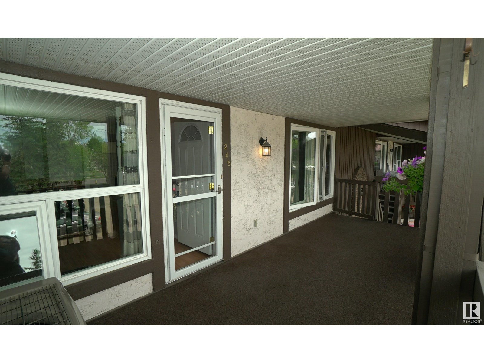 245 SURREY GARDENS GD NW