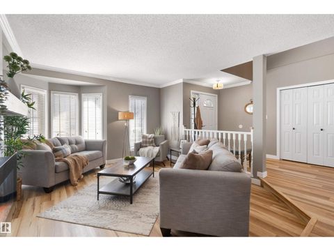 18 PARKWOOD DR St. Albert AB T8N5L3