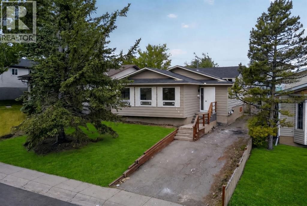 304 Beddington Circle NE