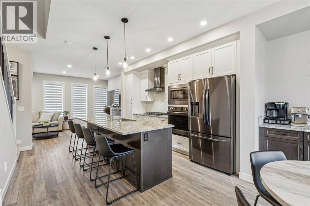 210, 81 Greenbriar Place NW