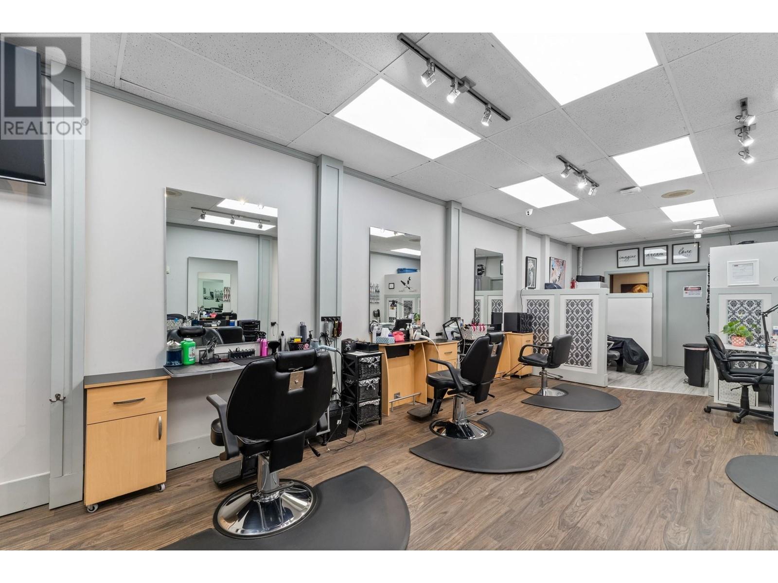 22752 LOUGHEED HIGHWAY
