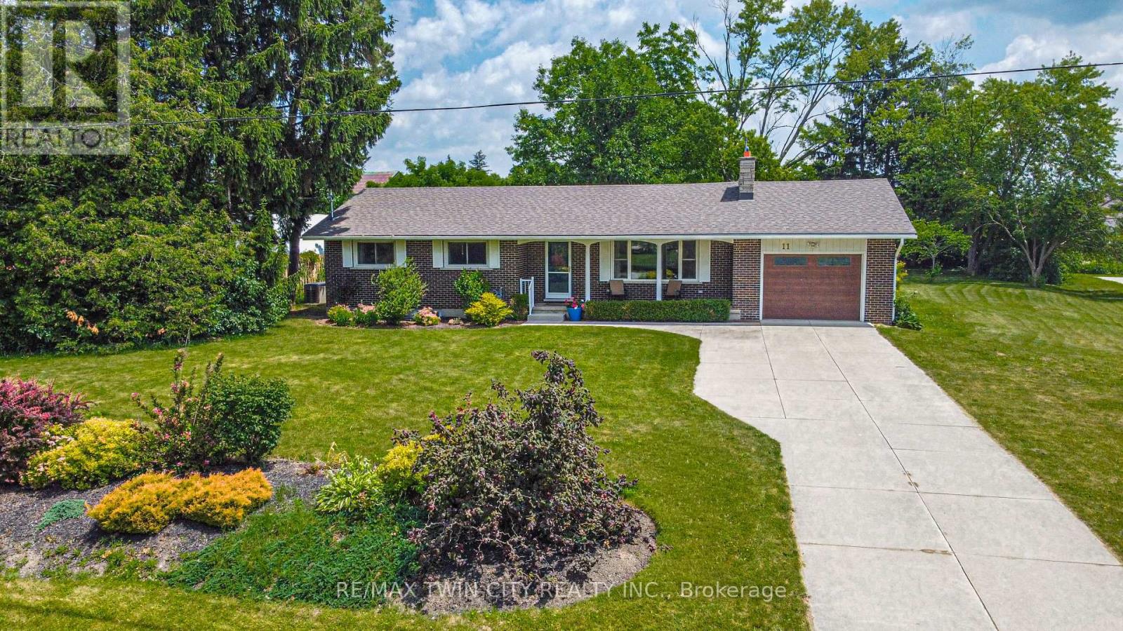 11 BEECHIM DRIVE