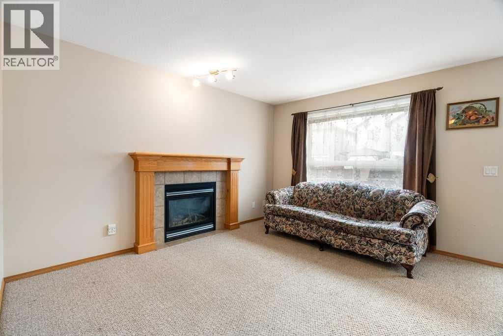 13 Saddlecrest Green NE