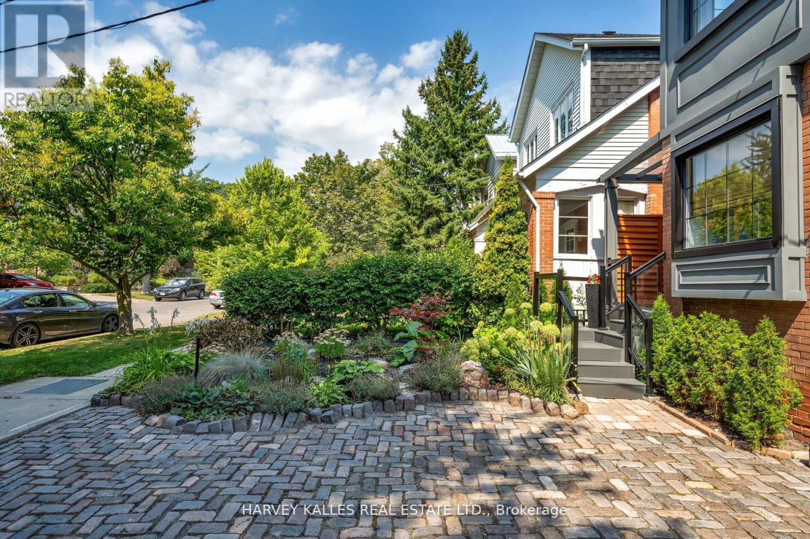 39 STANDISH AVENUE