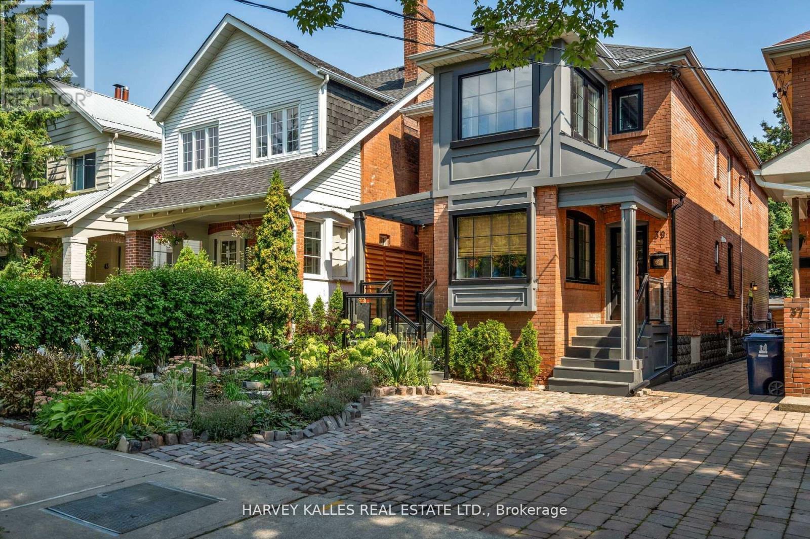 39 STANDISH AVENUE