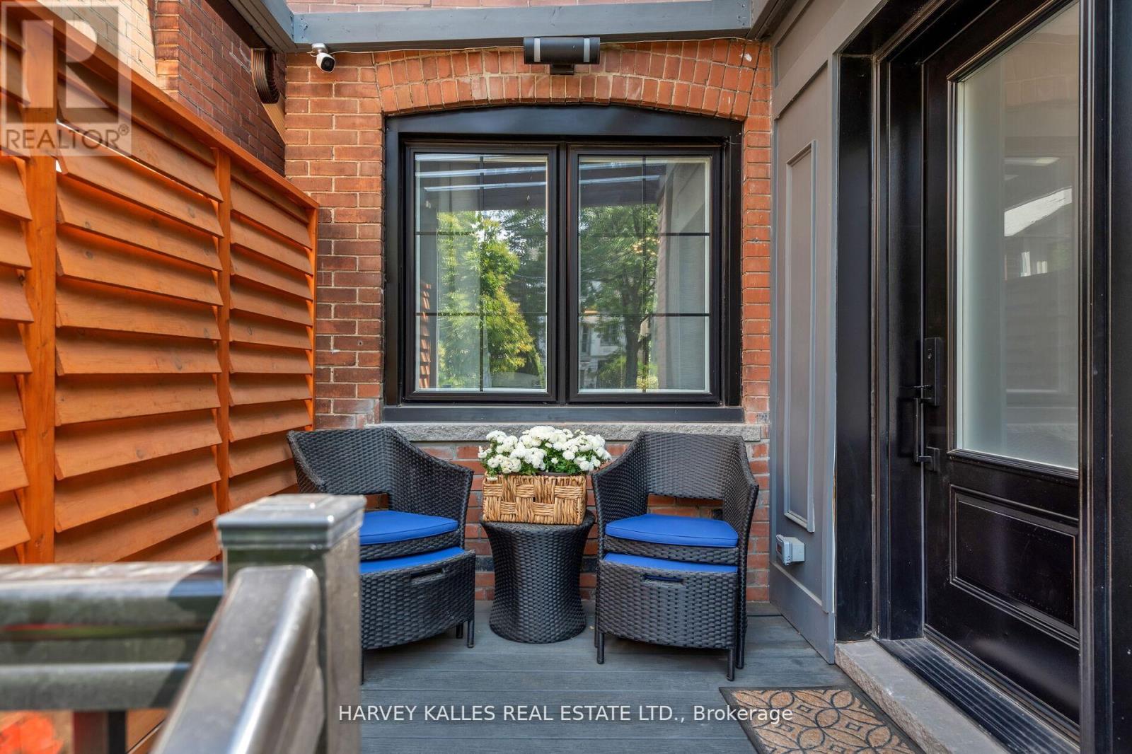 39 STANDISH AVENUE