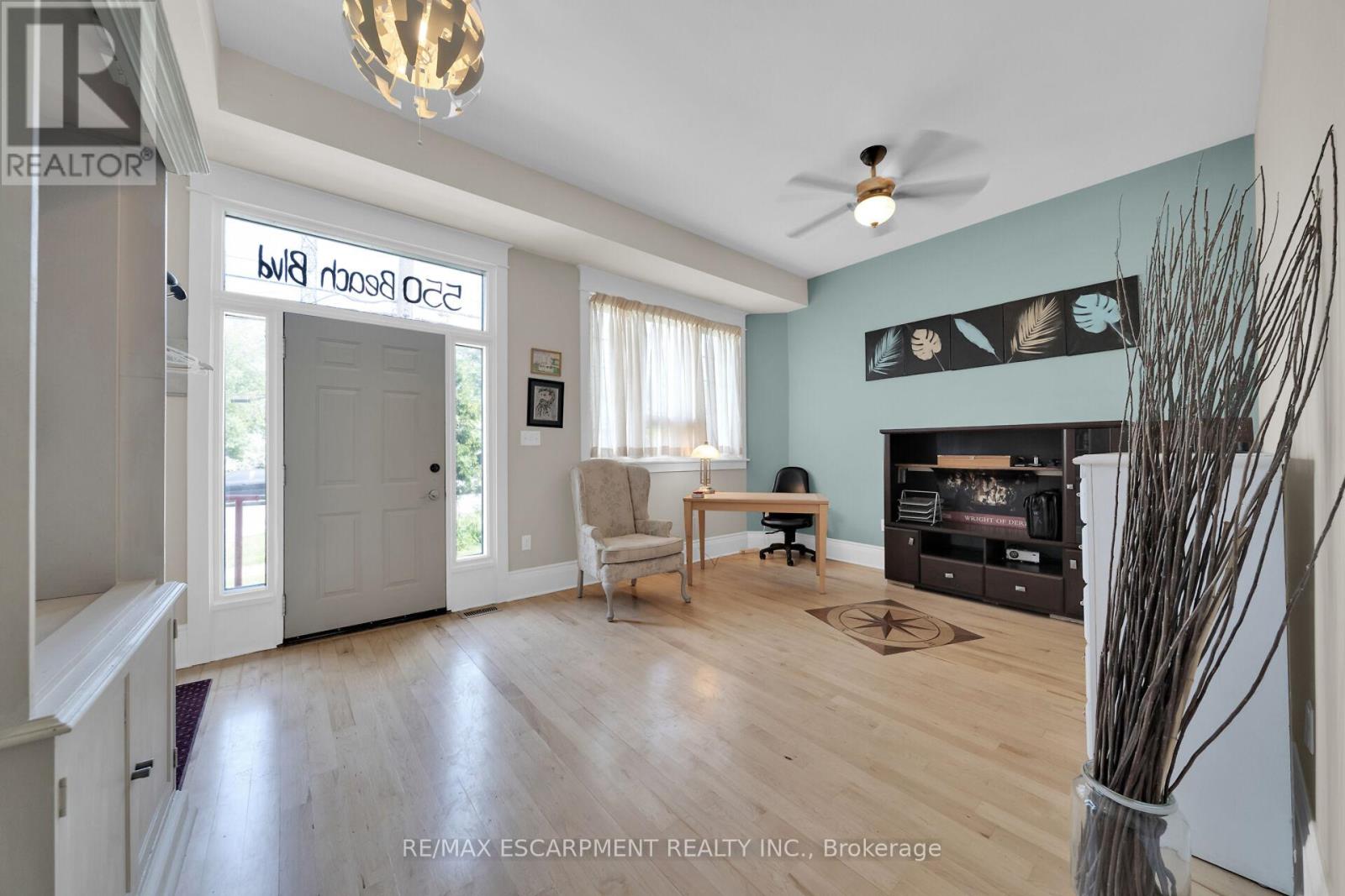 550 BEACH BOULEVARD