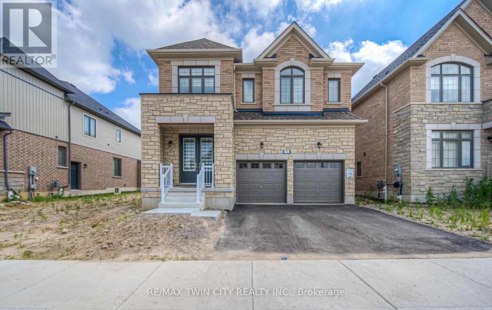 72 PAPERBIRCH DRIVE S
