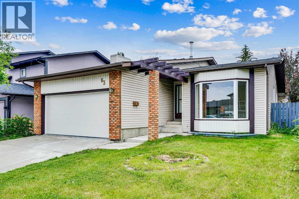 63 Castlefall Grove NE