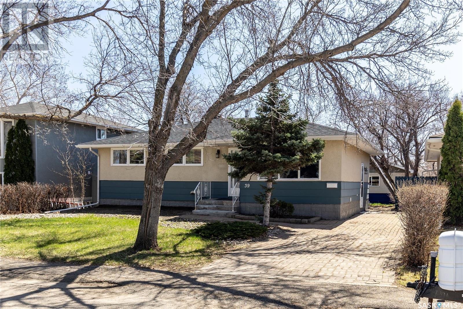 39 FUHRMANN CRESCENT