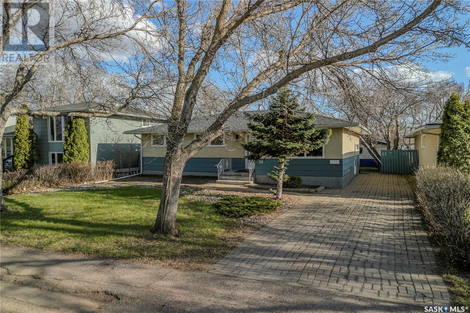 39 FUHRMANN CRESCENT