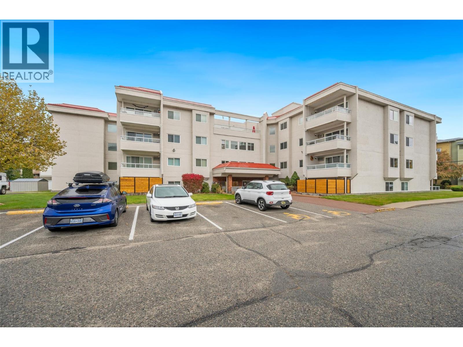 284 YORKTON Avenue Unit# 404