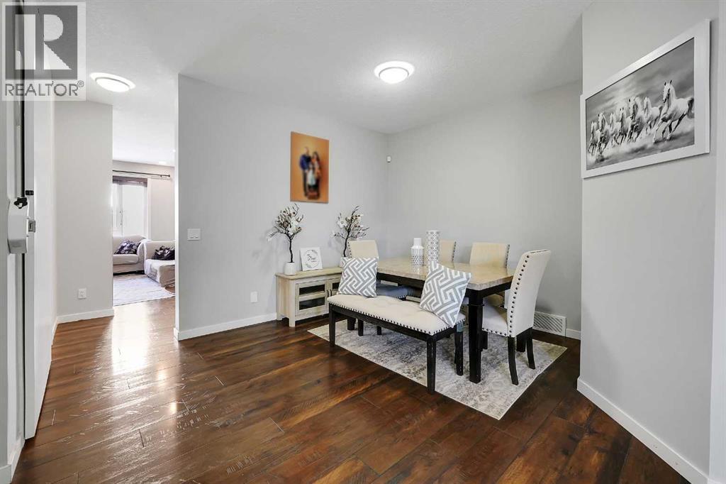 216 Carringvue Manor NW