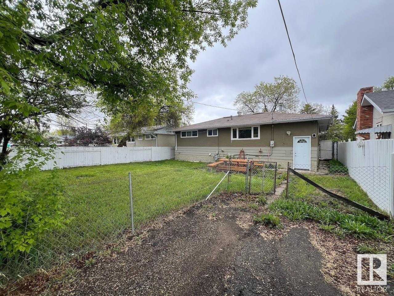 10816 163 ST NW