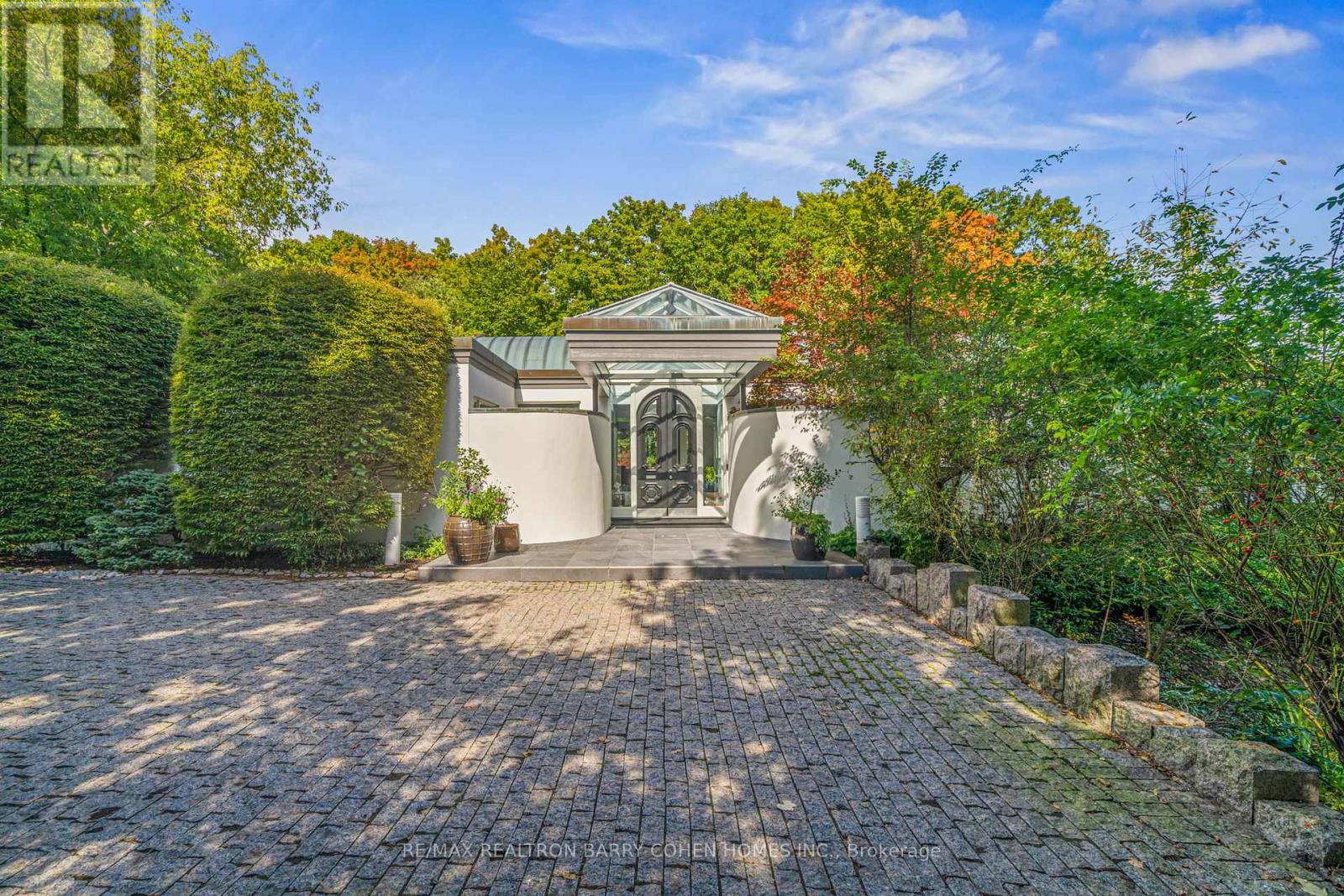 18 TIMBERGLADE COURT