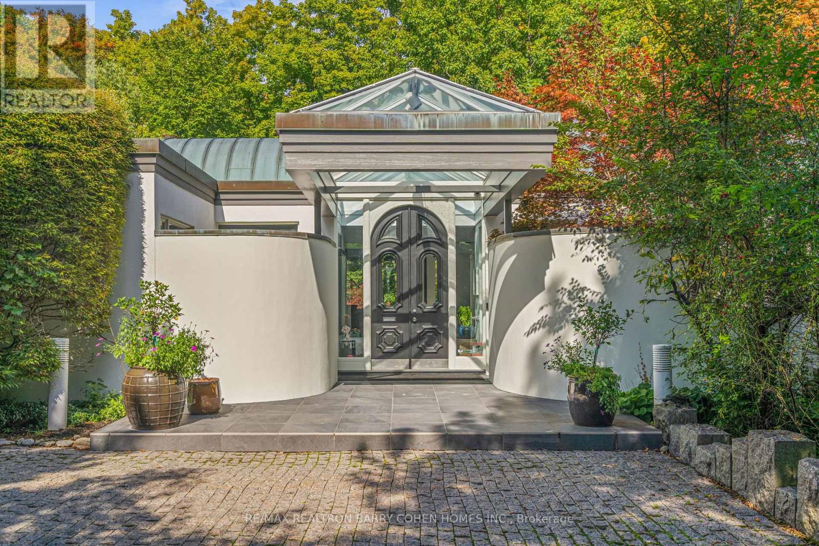 18 TIMBERGLADE COURT