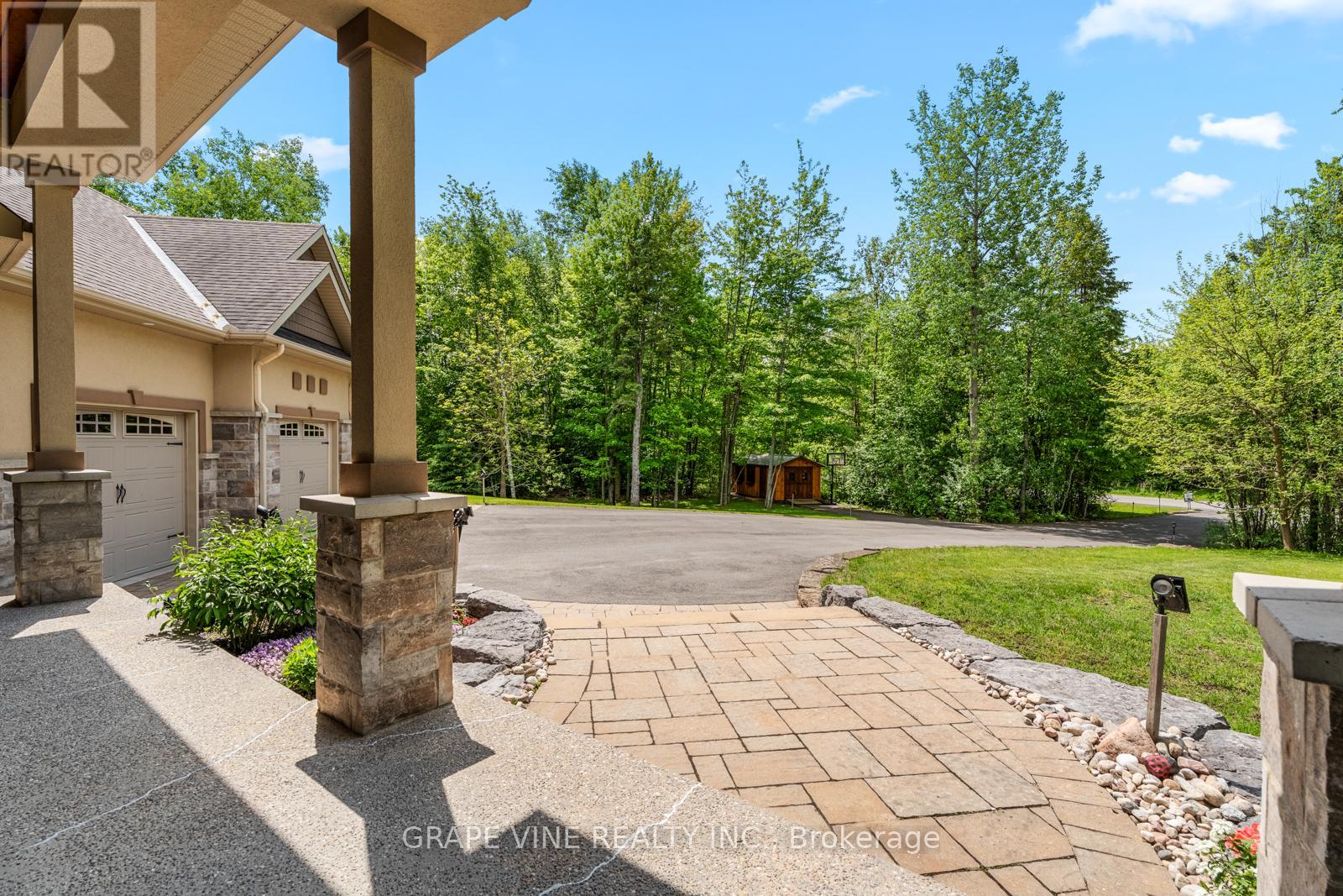 515 WEST LAKE CIRCLE