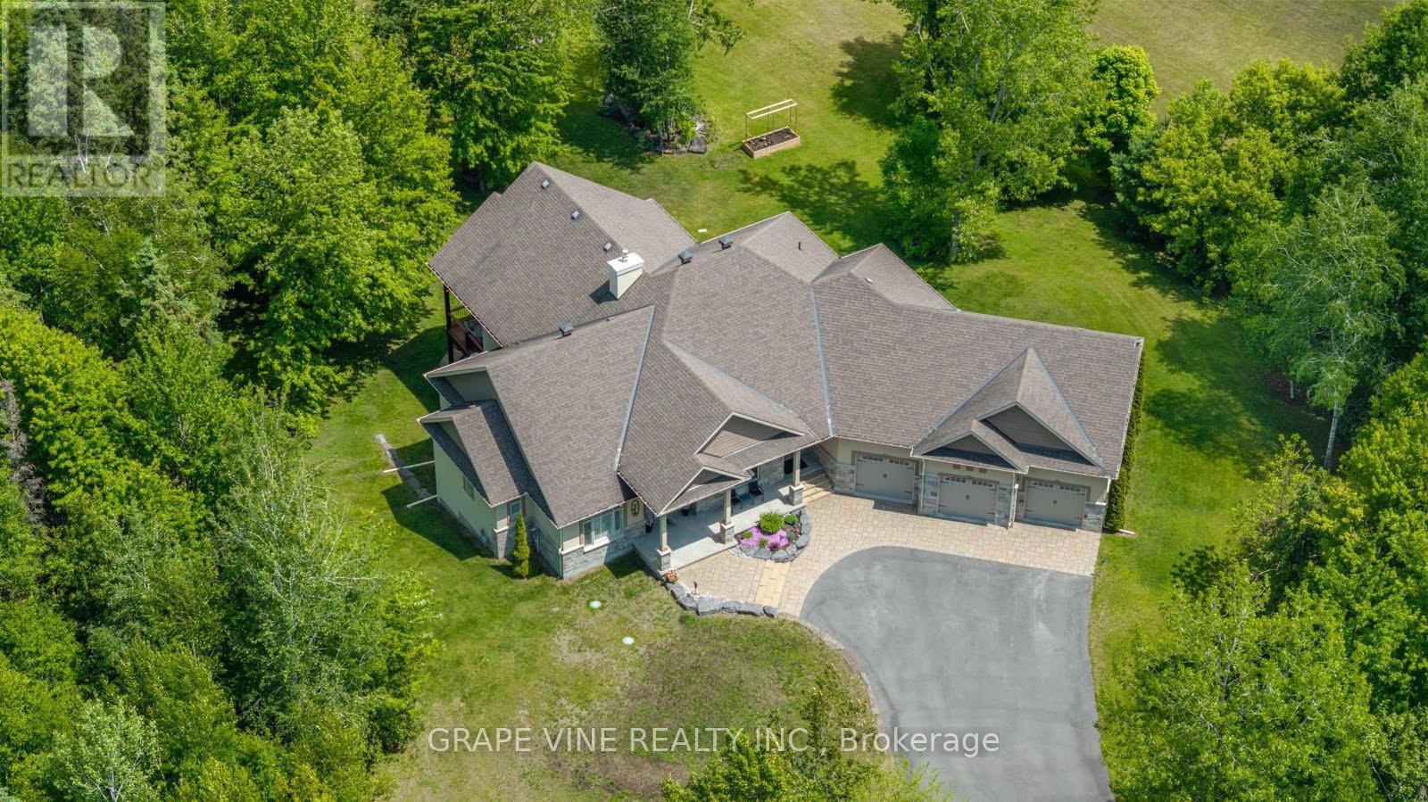 515 WEST LAKE CIRCLE