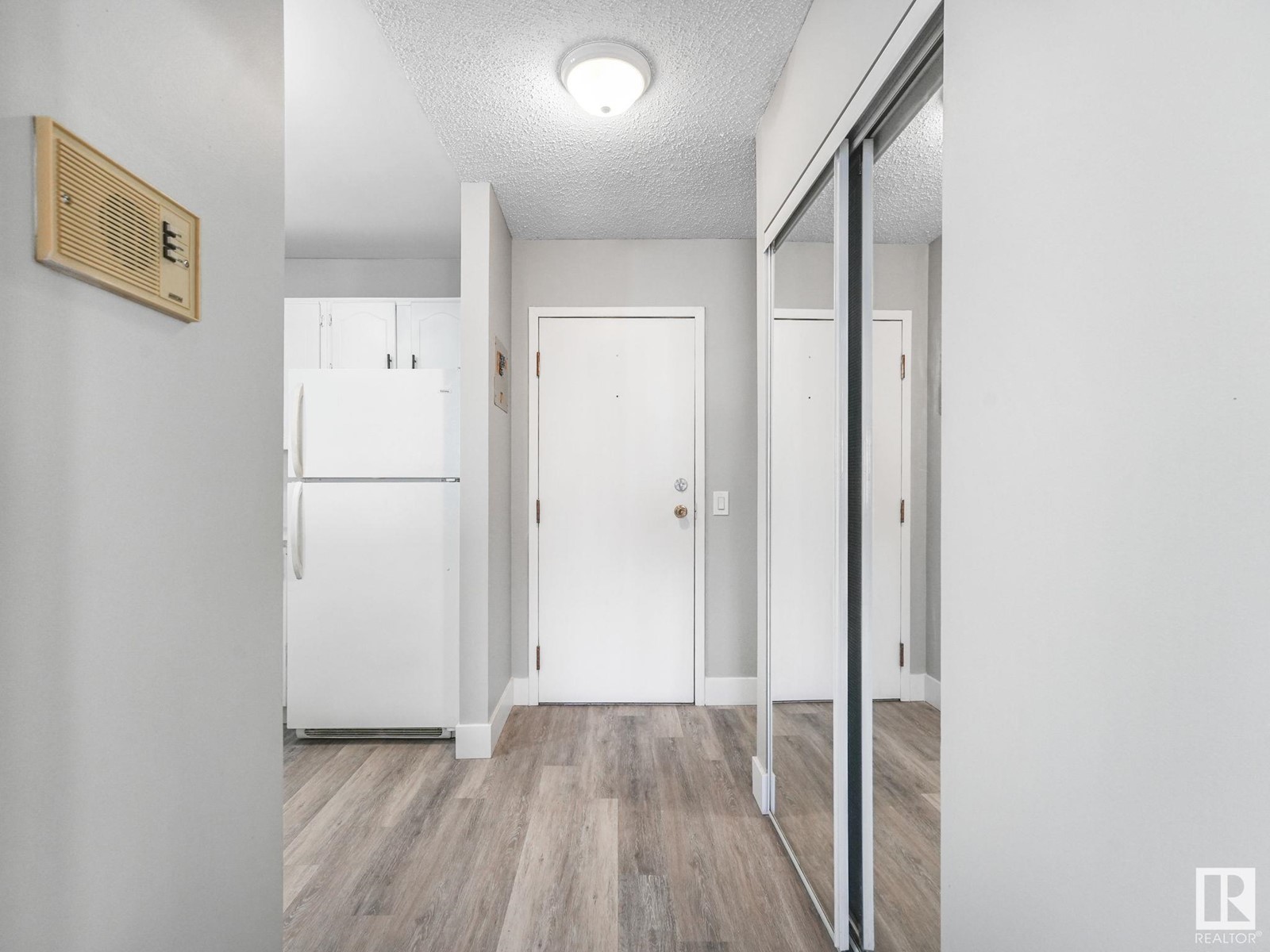 #406 14908 26 ST NW