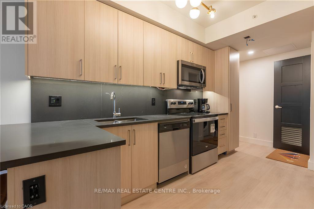 611 - 145 COLUMBIA STREET W