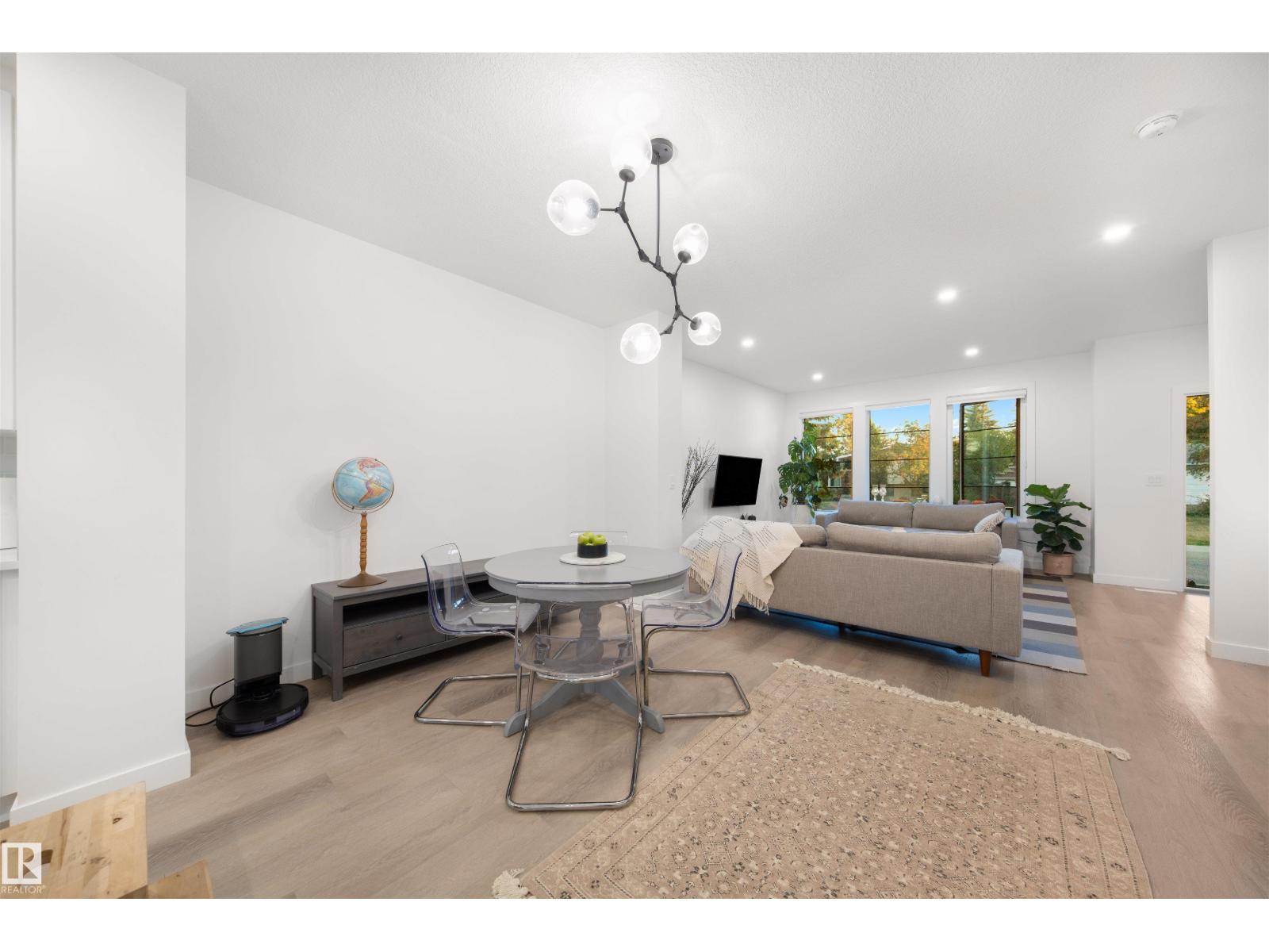 11204 & 11206 55 AV NW