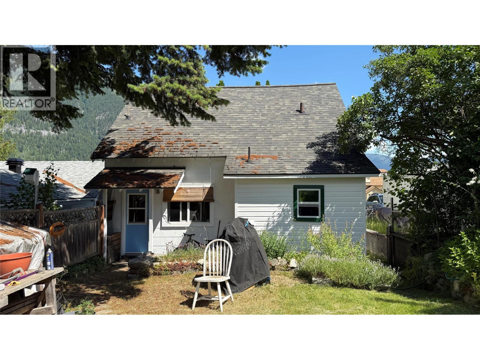 812 Kokanee Avenue