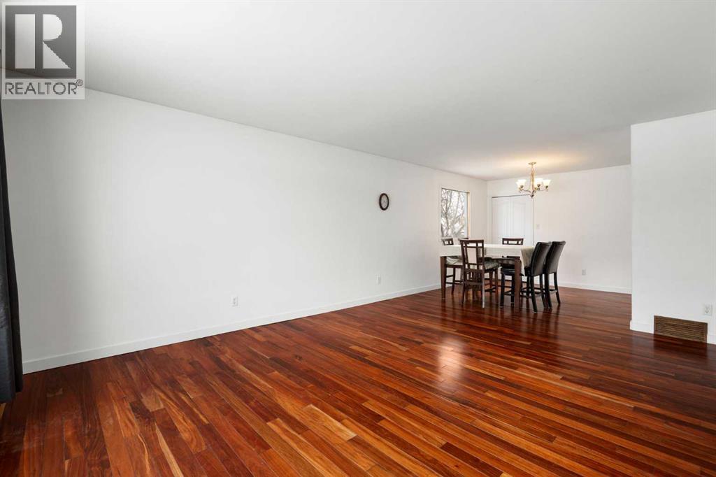 232 Silverview Way NW