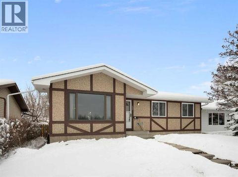 232 Silverview Way NW Calgary AB T3B3K3