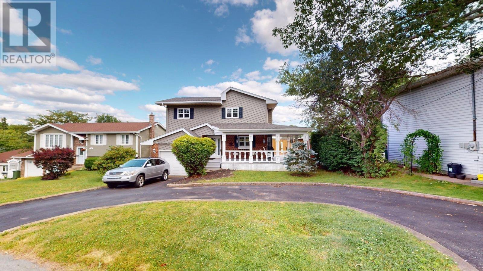 8 Glen Manor Drive