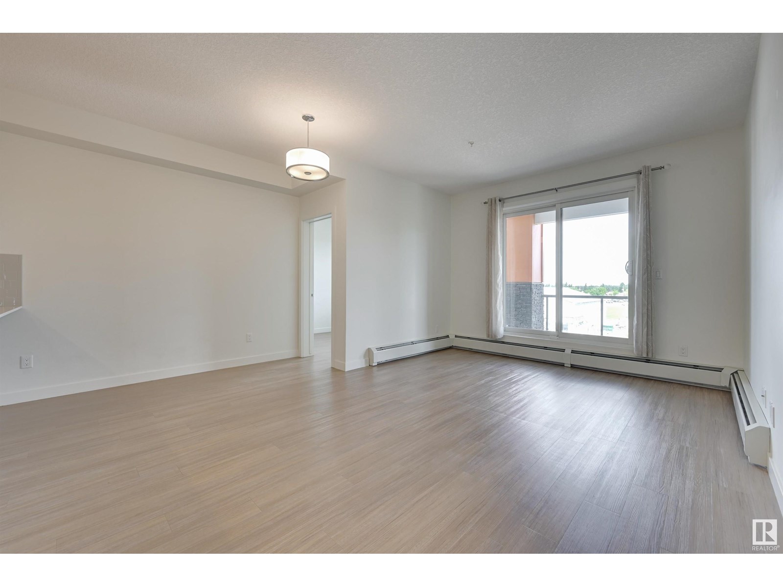 #308 17 COLUMBIA AV