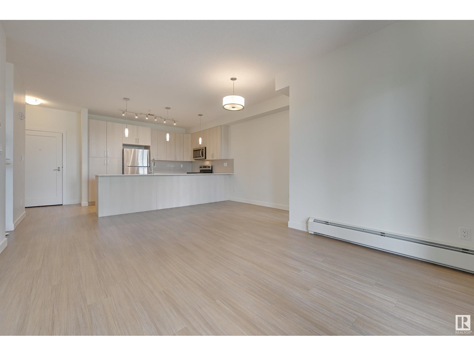 #308 17 COLUMBIA AV
