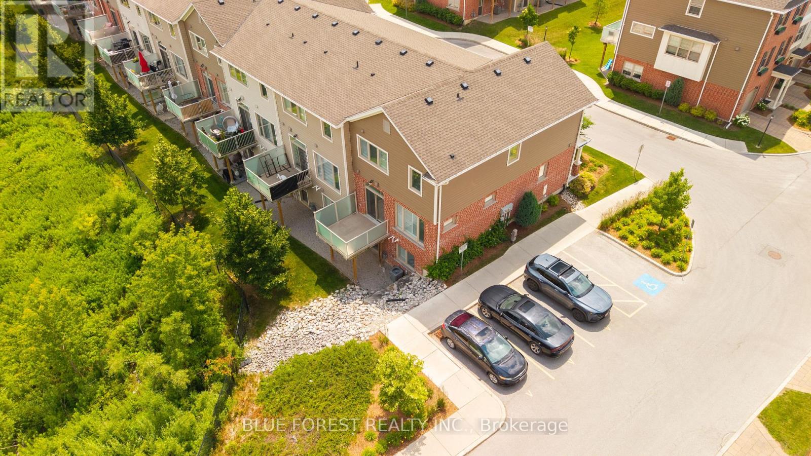 126 - 3025 SINGLETON AVENUE