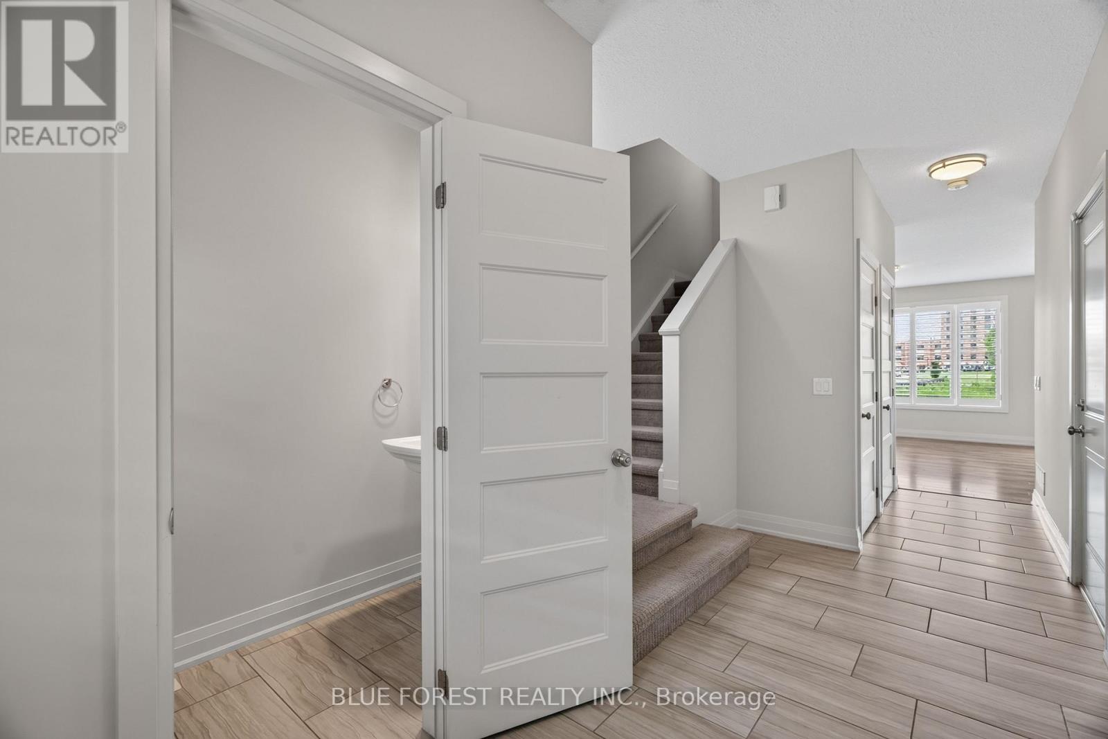 126 - 3025 SINGLETON AVENUE