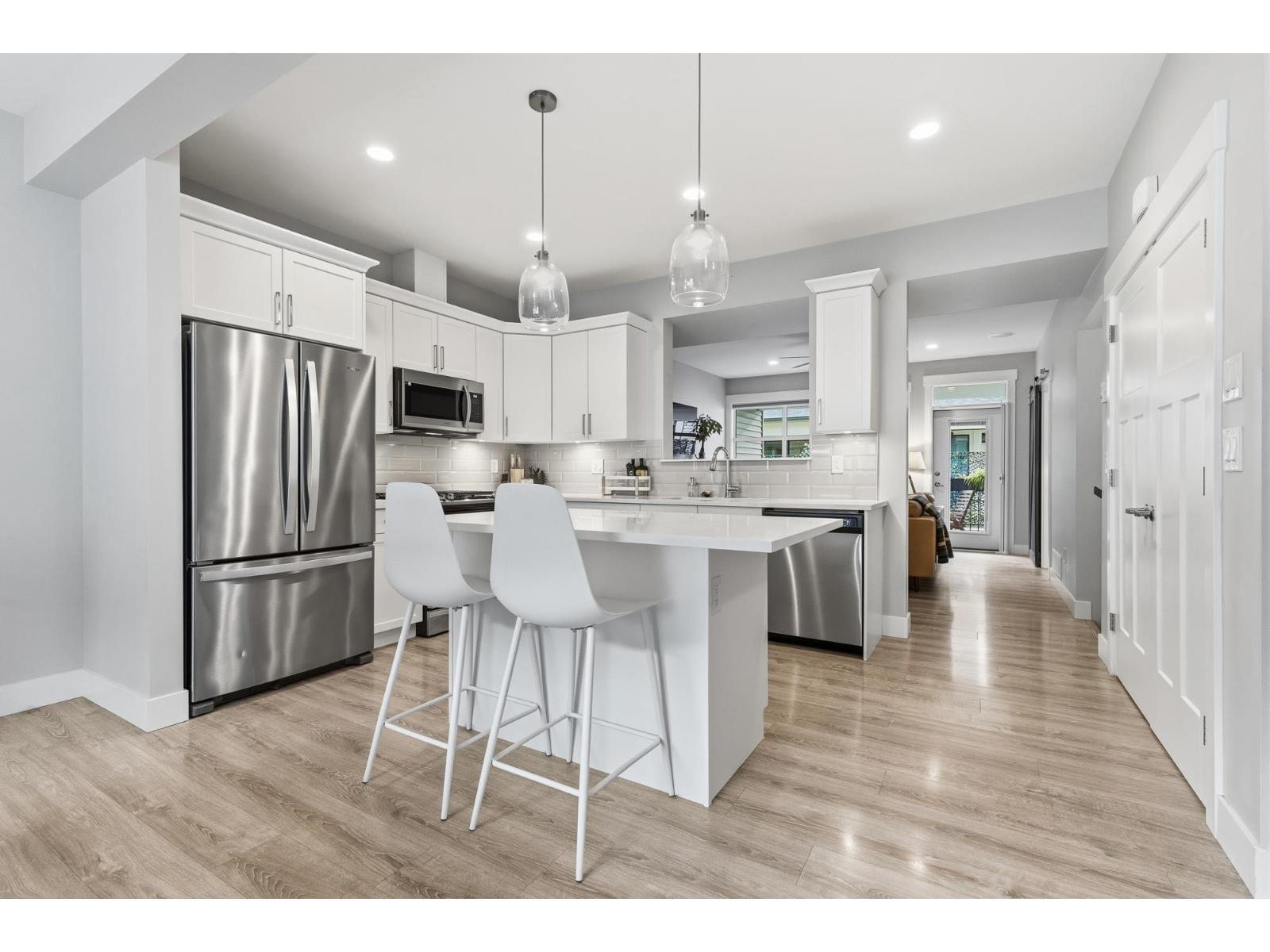 33 386 PINE AVENUE|Harrison Hot Springs