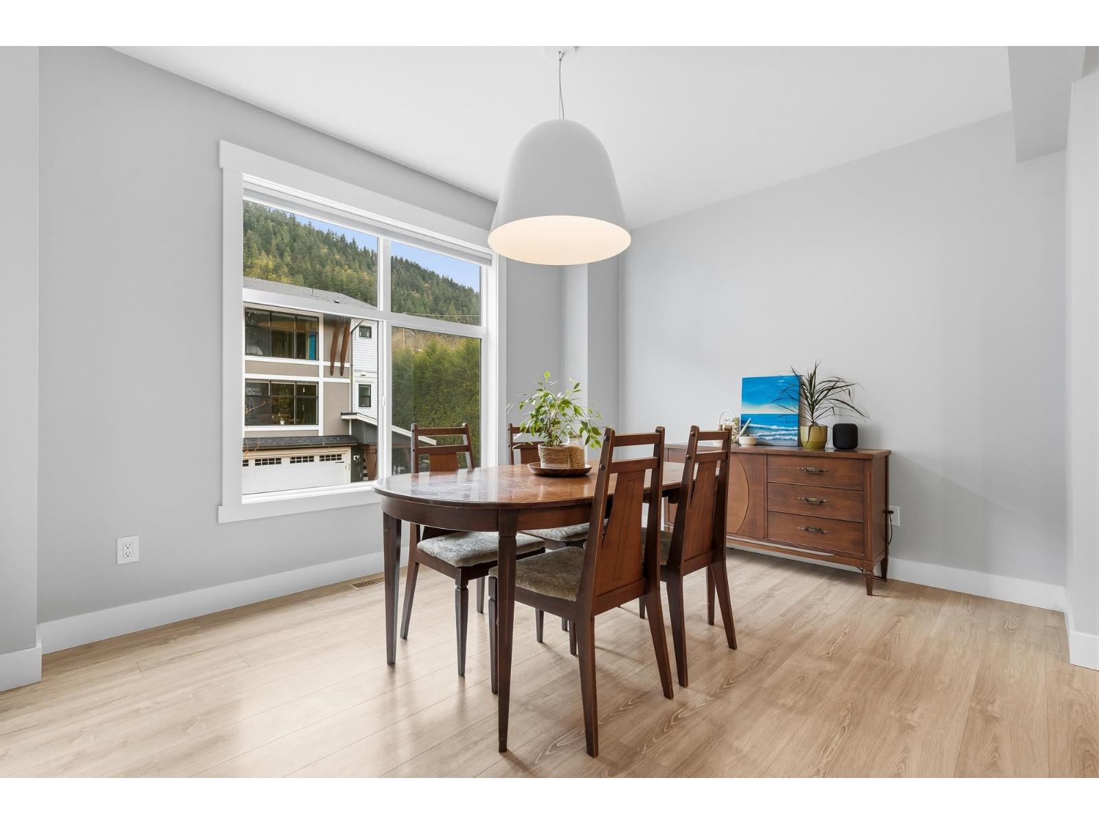 33 386 PINE AVENUE|Harrison Hot Springs