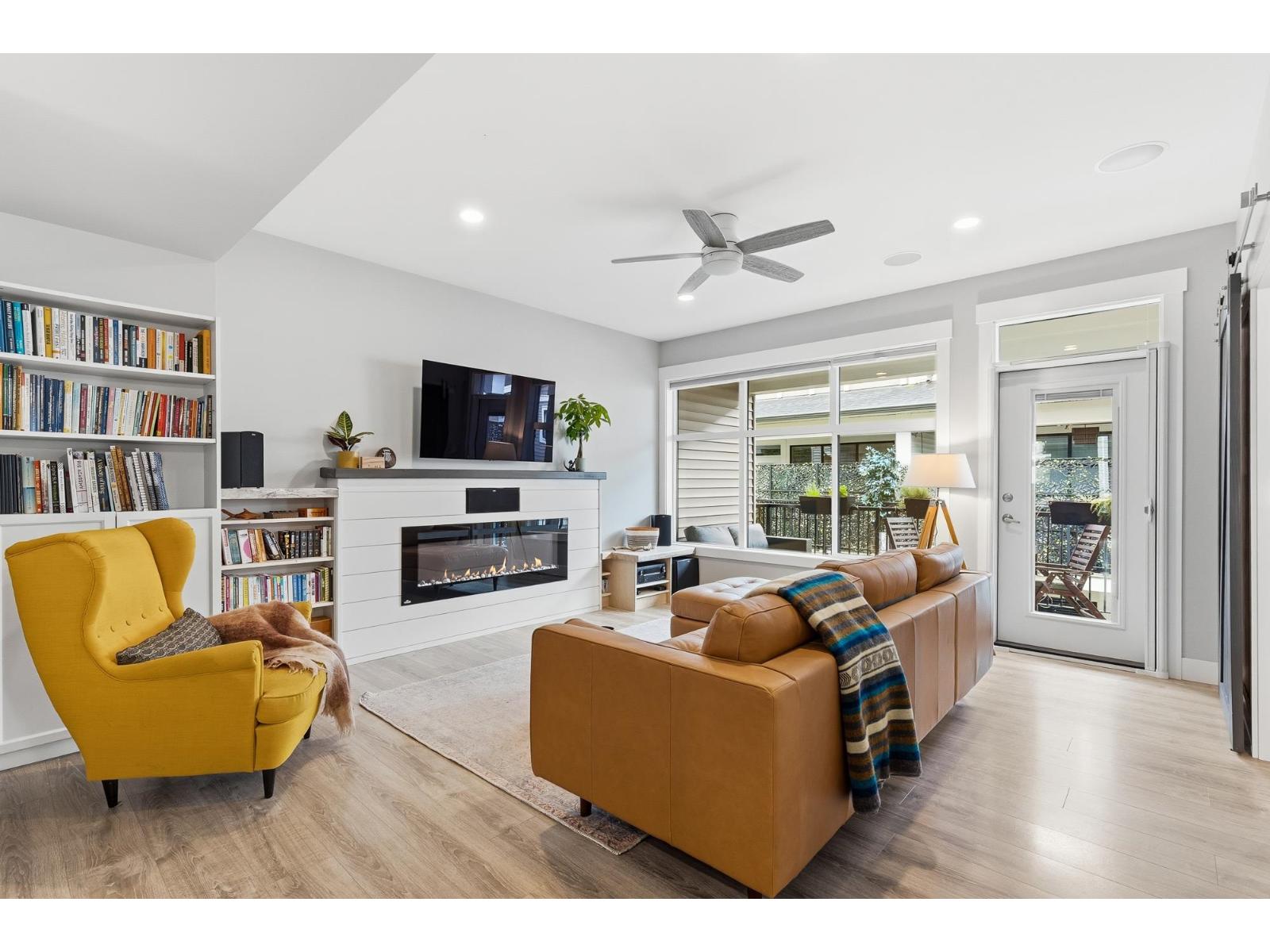 33 386 PINE AVENUE|Harrison Hot Springs