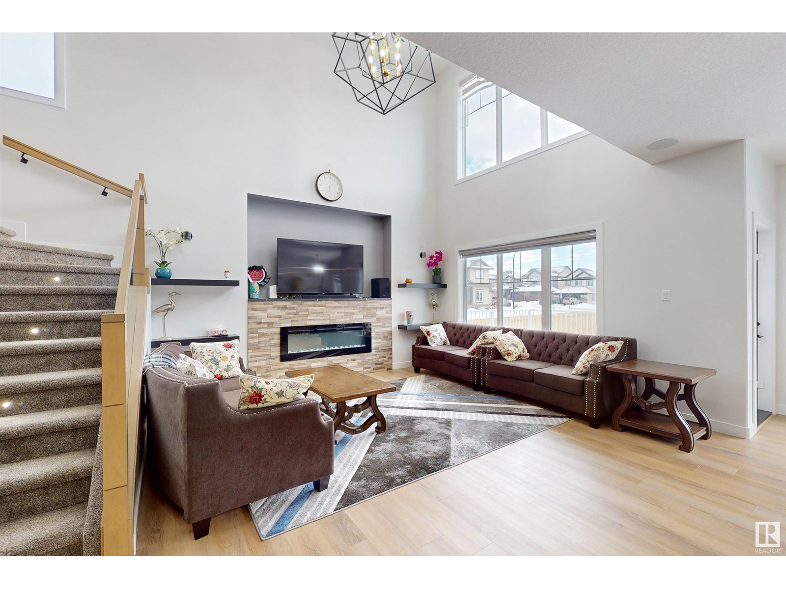 6601 38 AVE