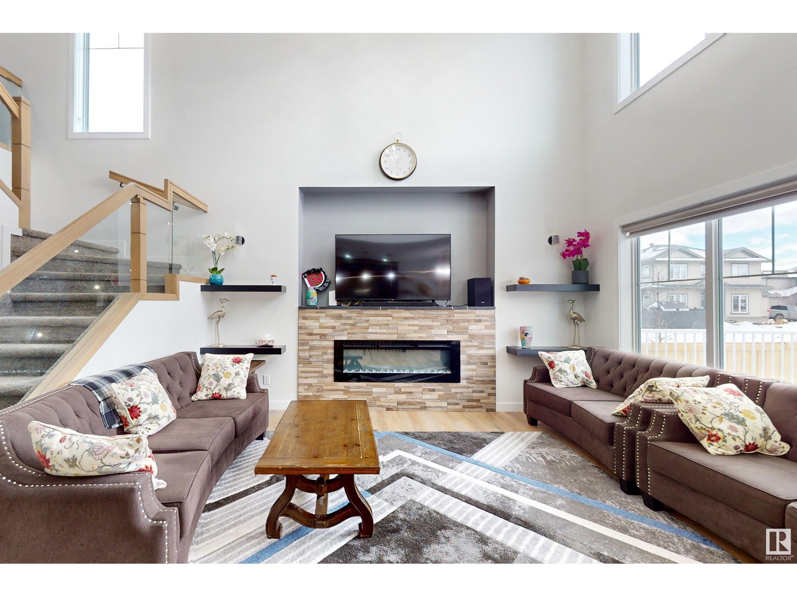 6601 38 AVE