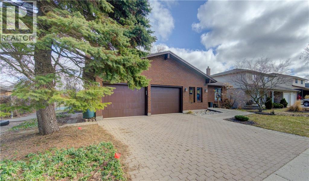 156 CANDLEWOOD Crescent