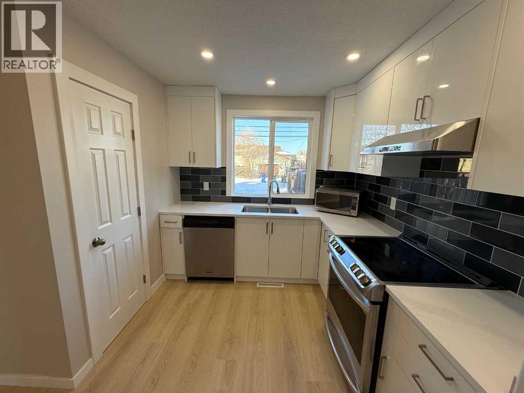 3215 Doverville Crescent SE