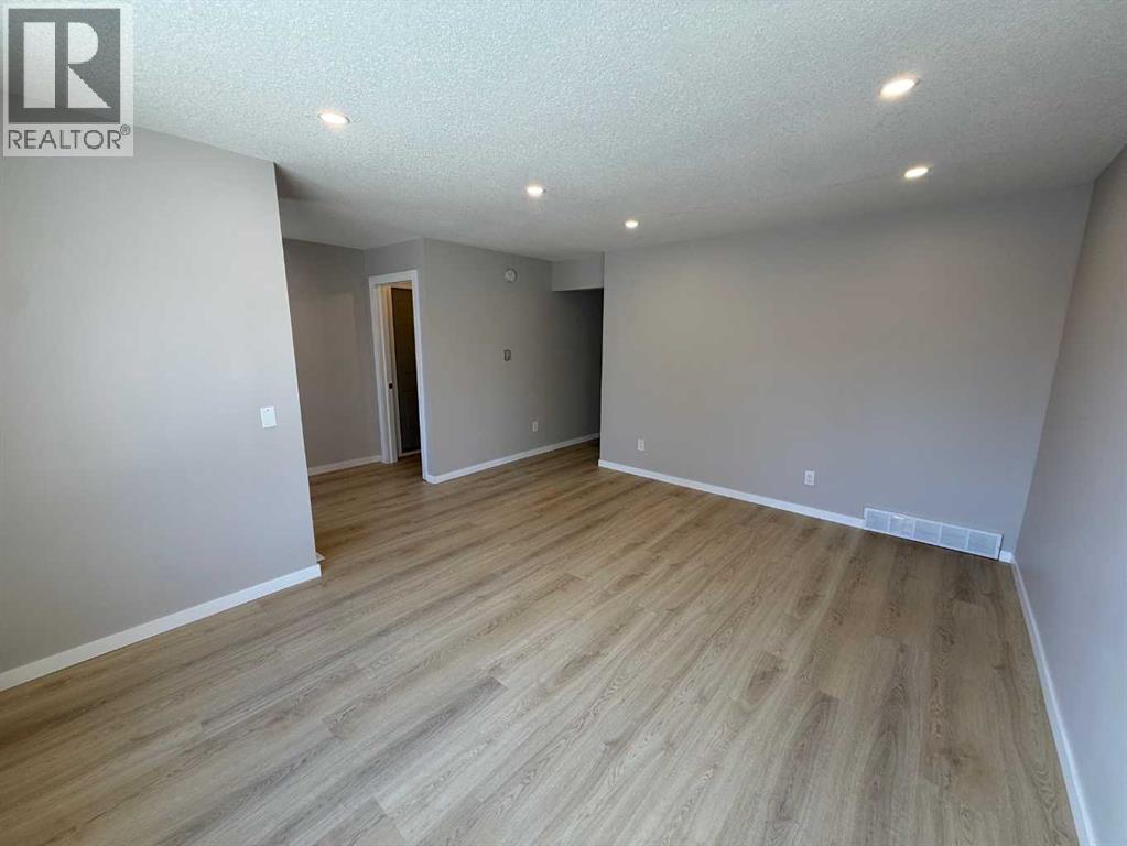 3215 Doverville Crescent SE