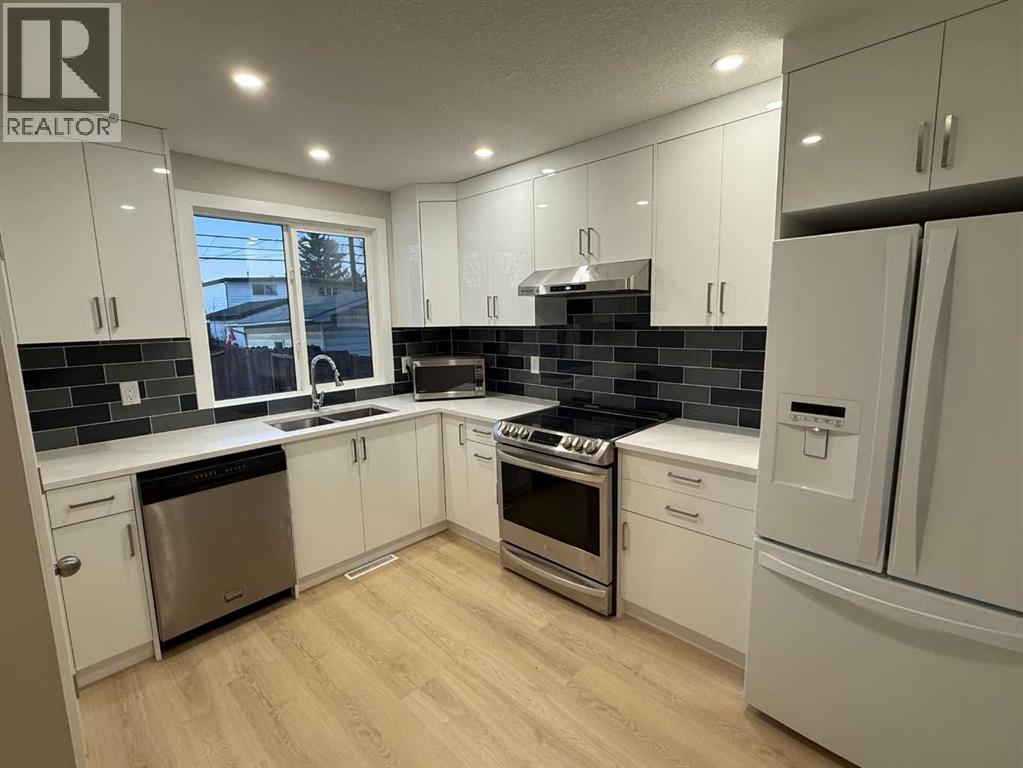 3215 Doverville Crescent SE