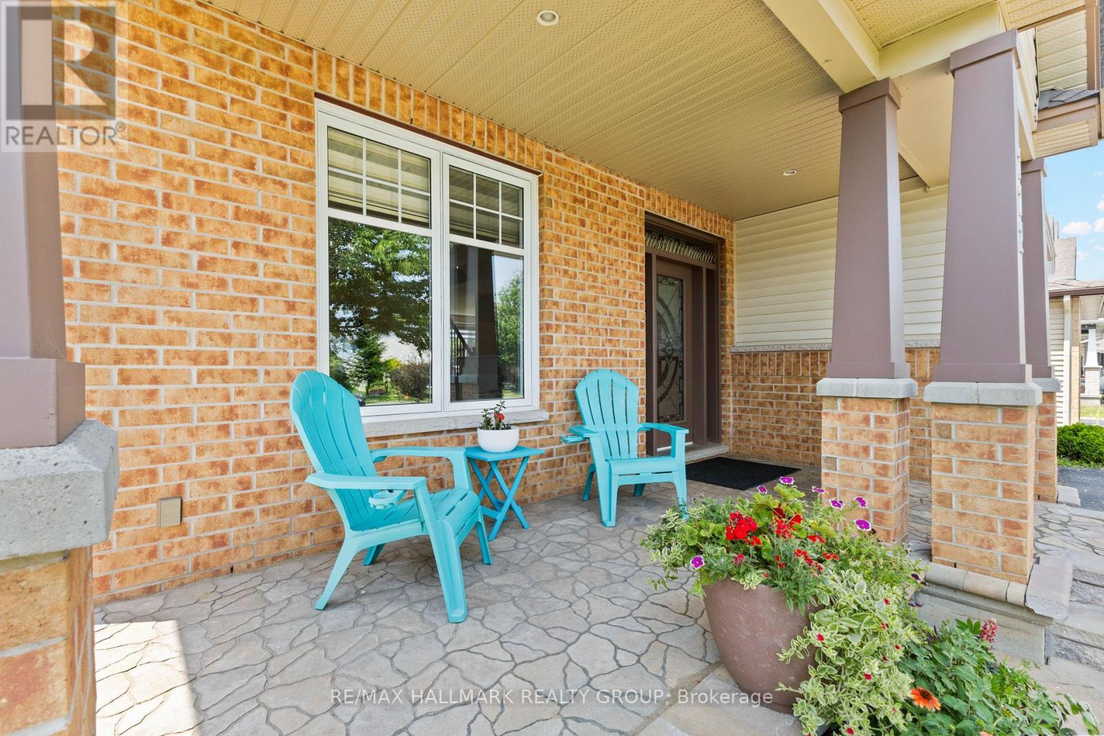 112 GRACEWOOD CRESCENT