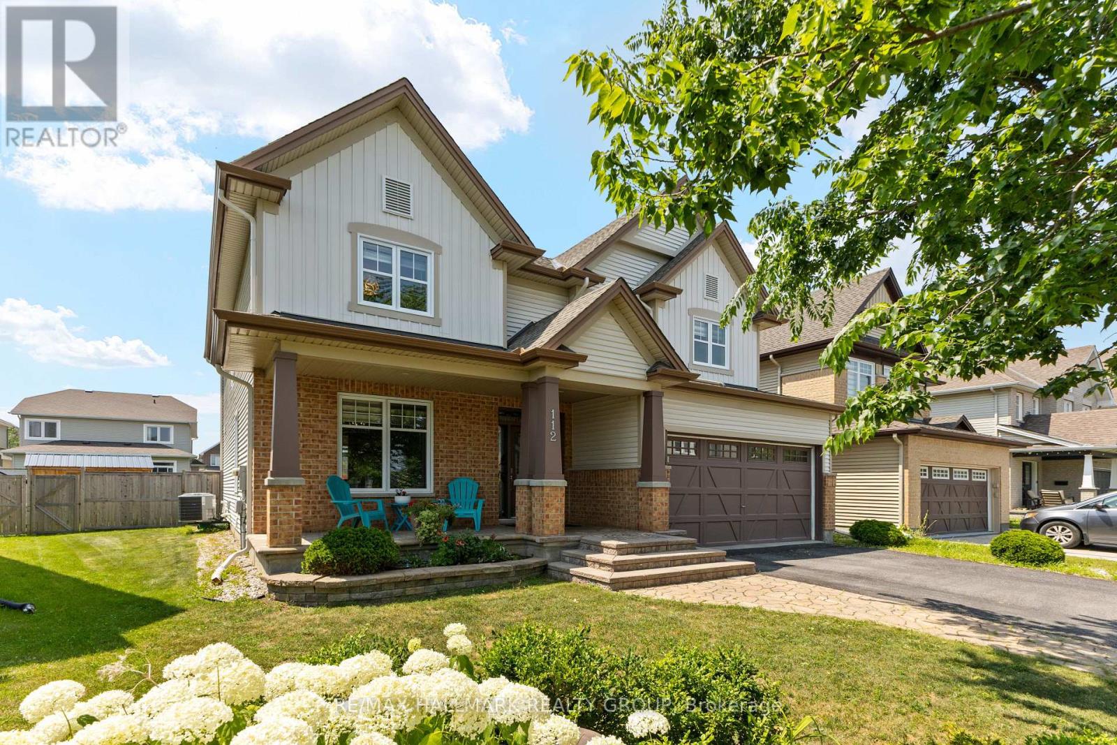 112 GRACEWOOD CRESCENT