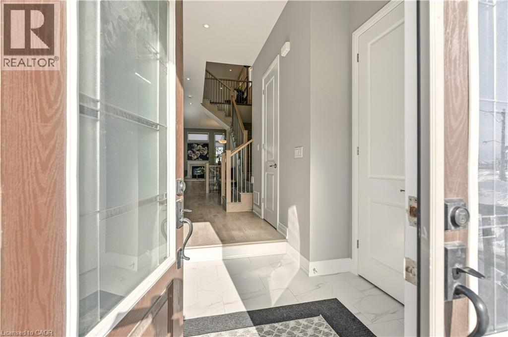 1456 FORD STRATHY Crescent